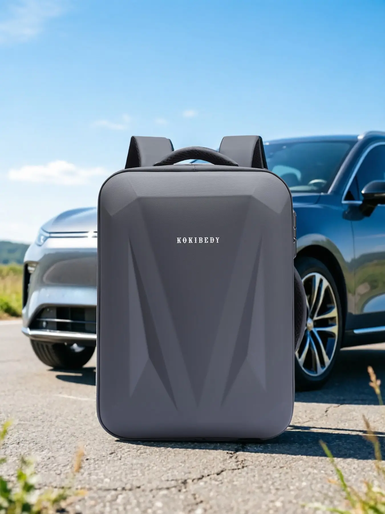 Anti-theft hard-shell backpack with password lock, large capacity stylish shoulder bag for 15.6-inch and 17.3-inch laptops, ideal for daily commuting, travel, and student use