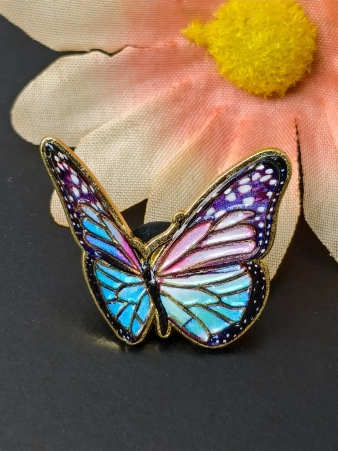 Elegant Butterfly Enamel Pin, Colorful Wing Insect Lapel Brooch, Vintage Nature Badge for Clothing Backpack Bag, Ideal Gift for Butterfly Lovers & Insect Collectors