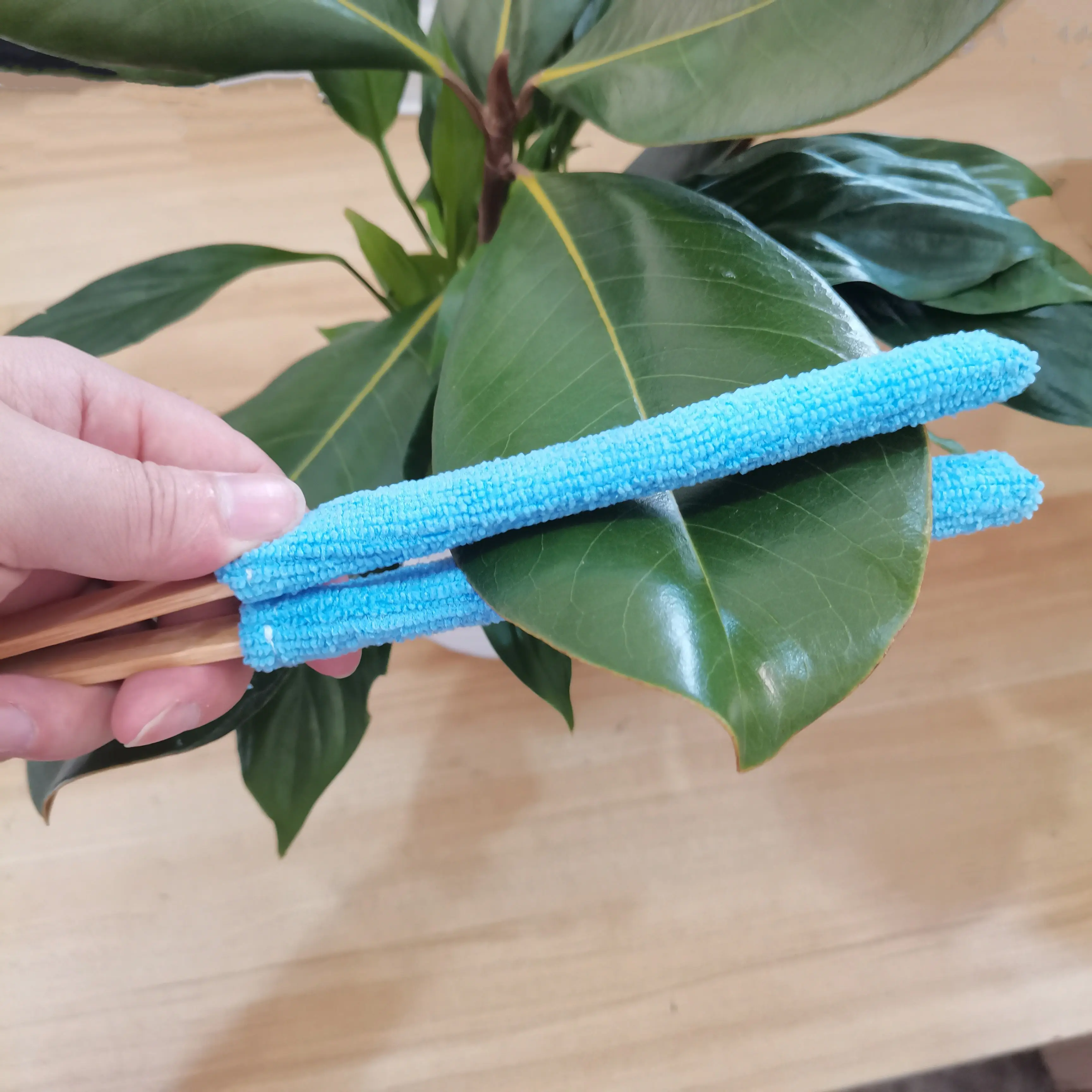 1pc Handheld Soft Bristle Leaf Cleaning Brush with Wooden Handle- Perfect Choice for Home, Garden, and Outdoor Use