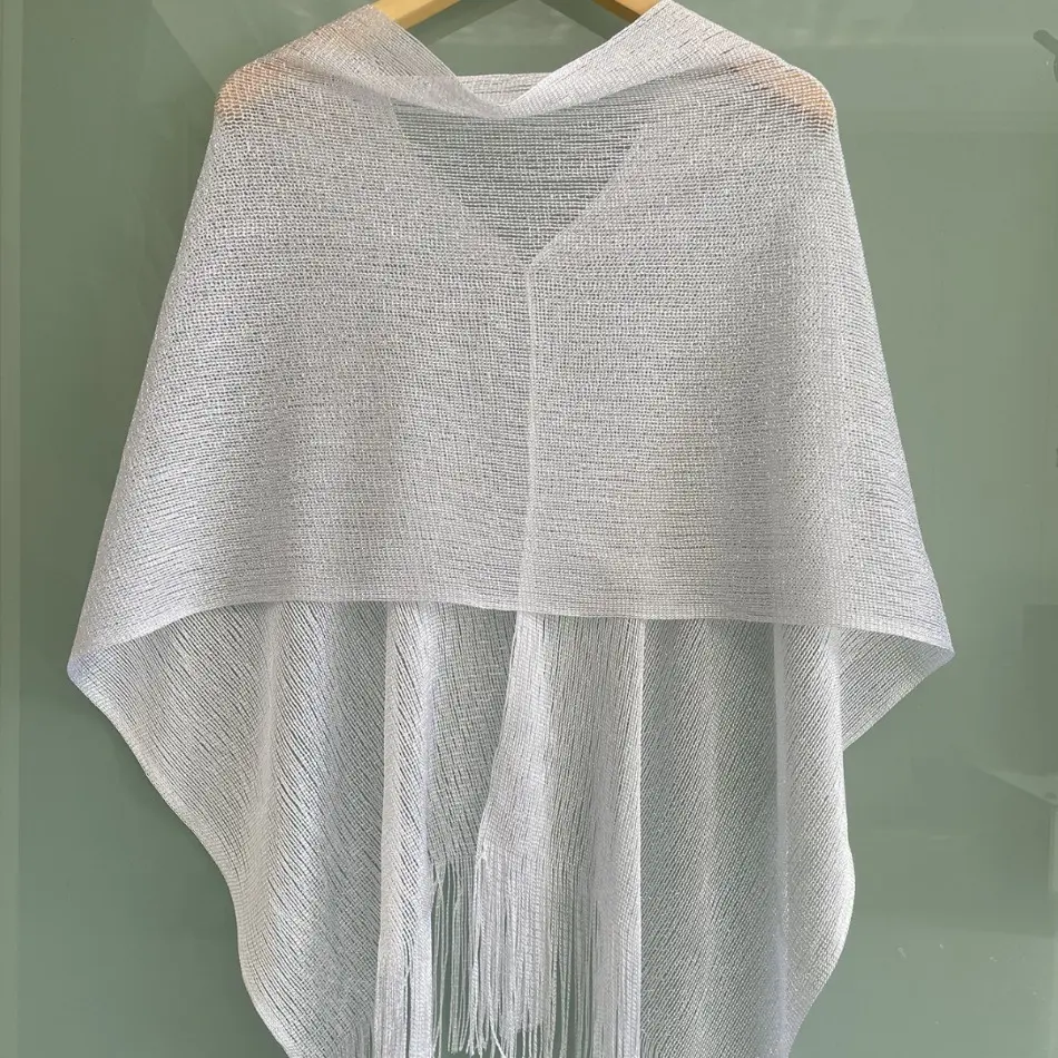 Solid‑Color Fringed Knitted UV‑Protection Wrap, Lightweight Spring‑Summer Shawl, Multi‑Way Wear‑able Beach Cover‑Up, Versatile Scarf‑Shawl for Seaside Vacations and Daily Outfit Layering