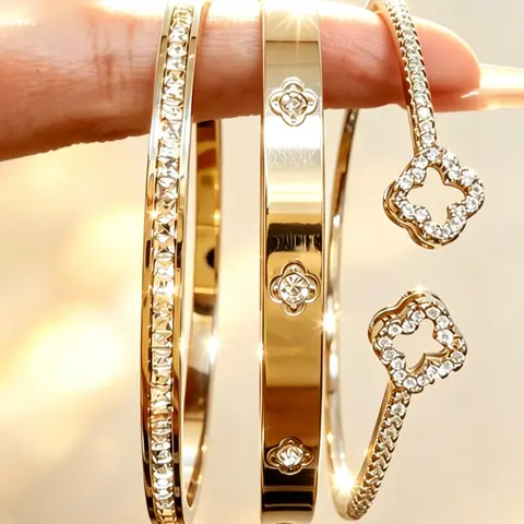 Elegant 18K Gold-Plated 3-Piece Clover Bracelet Set for Women, Waterproof Stainless Steel Stackable Bangles, Fashion Jewelry Gift for Everyday Wear and Parties, Exquisite Bracelet