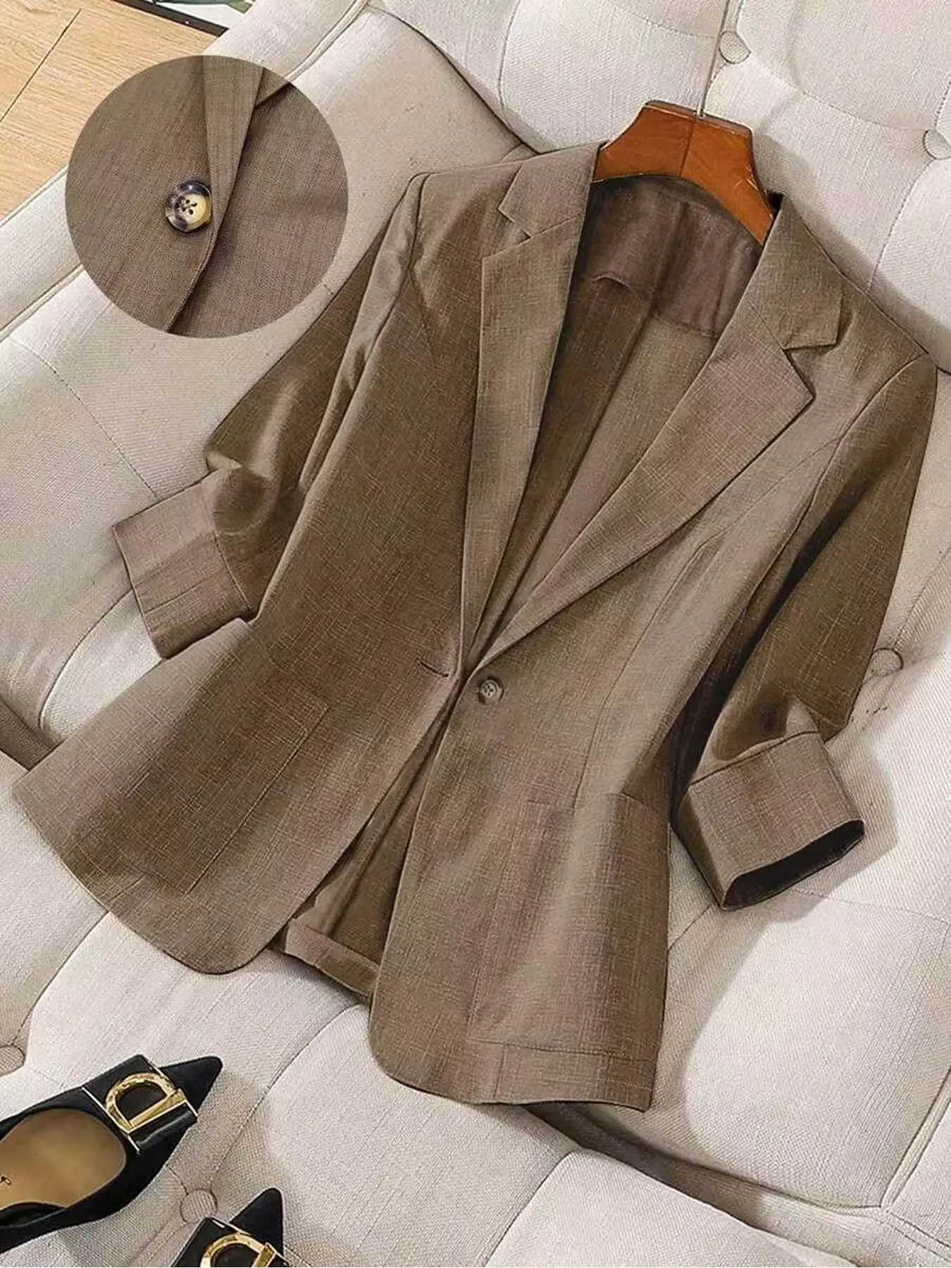 A fashionable elegant ladies' high-end minimalist light mature style one button large pocket versatile seven quarter sleeve suit top, suitable for summer, suitable for business, workplace award ceremonies, daily commuting