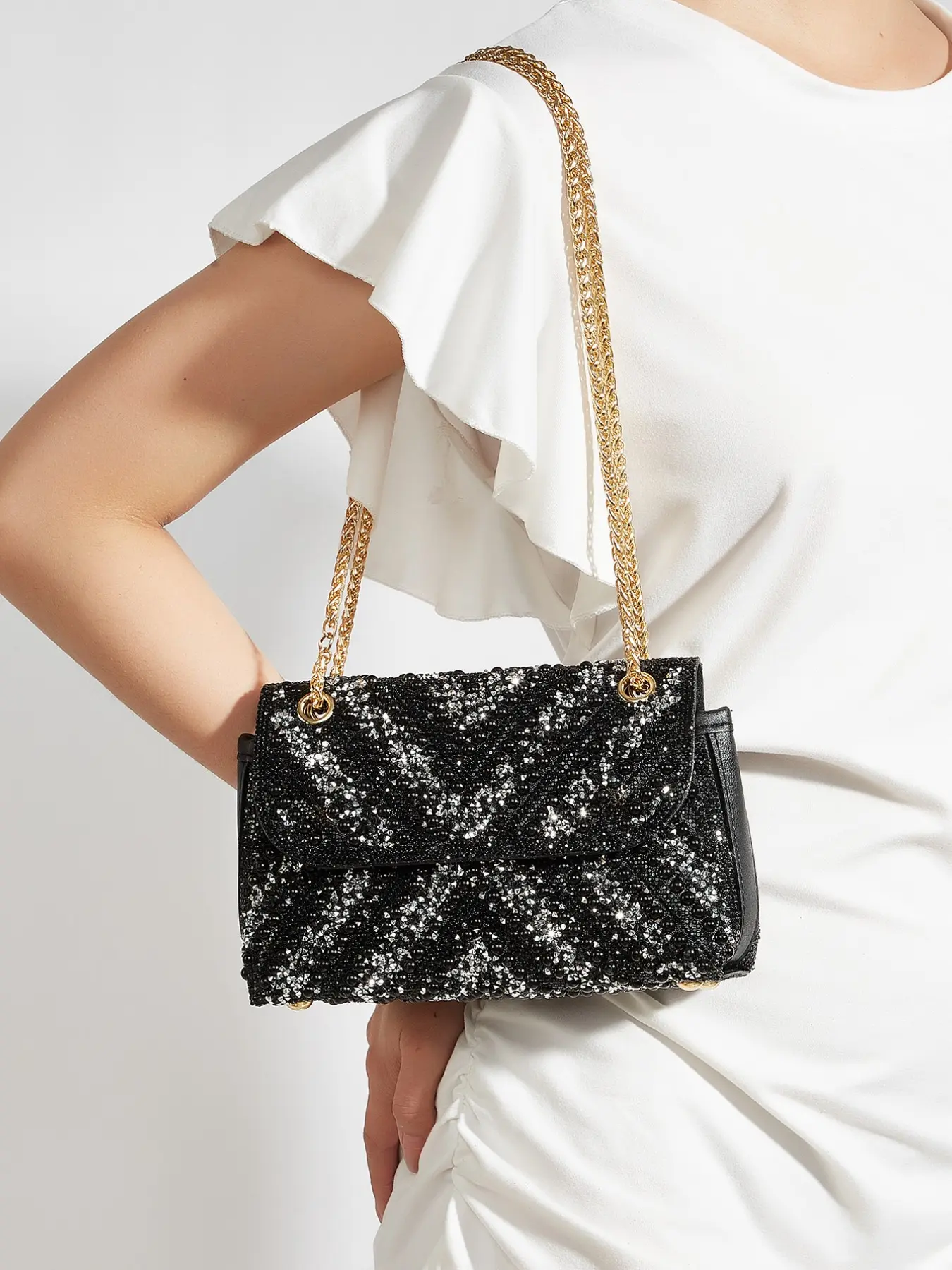 Luxurious Black Sequin Wave Evening Bag | Sparkly Rhinestone Shoulder Purse with Silver Chain | Elegant Party Clutch for Night Out Fashionable Unique Bags