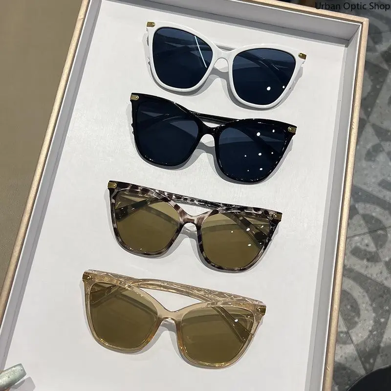 XUH 2026 New Arrival Leopard Print Cateye Sunglasses for Women, Retro Elegant Oversized Frame UV400 Anti-Glare Protective Shades, Lightweight Fashion Eyewear Perfect for Beach Vacation, Photoshoot, Street Style, Party & Daily Casual Outfits