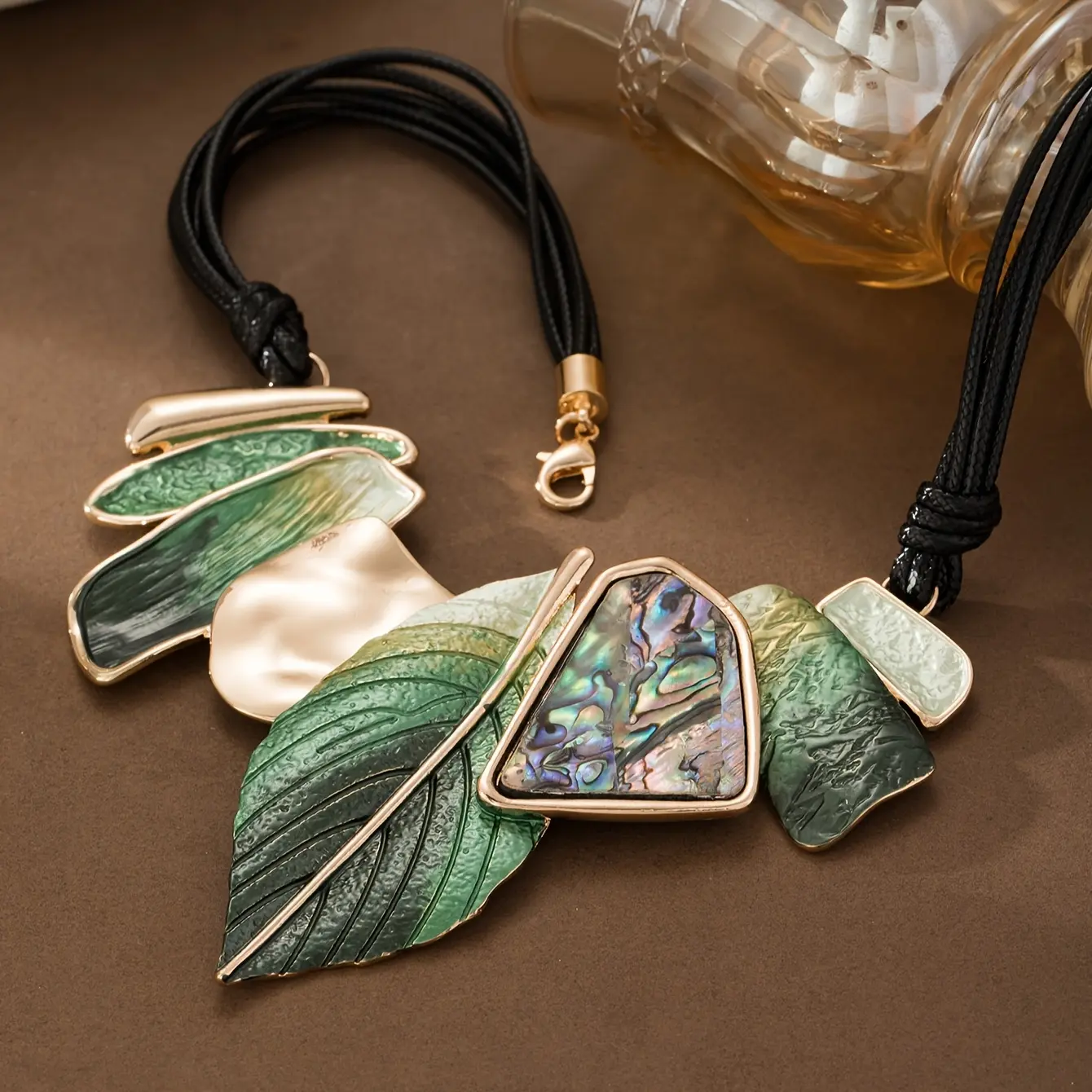 1pc Fashion Bohemian Enamel Leaf Pendant Necklace for Additions New Trendy Zinc Alloy Exaggerated Design Suitable for Daily Dance Party Holiday Music Festival Birthday Thanksgiving Jewelry Gift