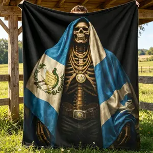 Guatemala Flag Skull Pattern Flannel Blanket (Suitable for All Ages) — Patriotic-Style Plush Throw, Lightweight A/C Blanket for Year-Round Use — An Ideal Gift for Independence Day, Birthdays, Christmas, and Other Holidays