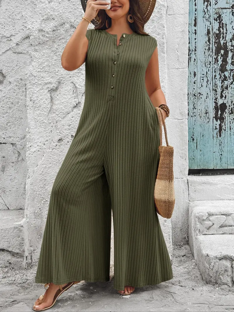 Plus-Size Solid Button-Front Flared-Leg Jumpsuit, Casual Comfy Minimalist Sleeveless Jumpsuit for Daily Wear, Women's Clothing for All Seasons, Casual Style Jumpsuit, Casual Pocket Jumpsuit