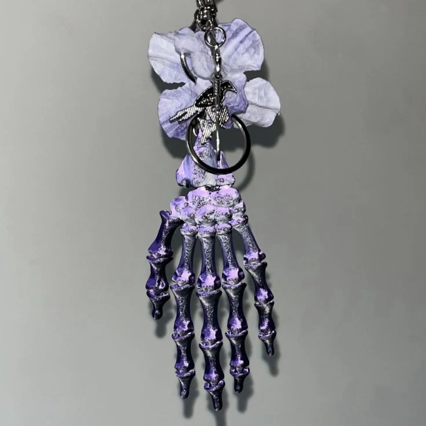 Skeleton Fidget Keychain for Stress Relief, Anxiety Relief Toy, Portable Skeleton Keychain for Adults & Teens, Perfect Gift Idea