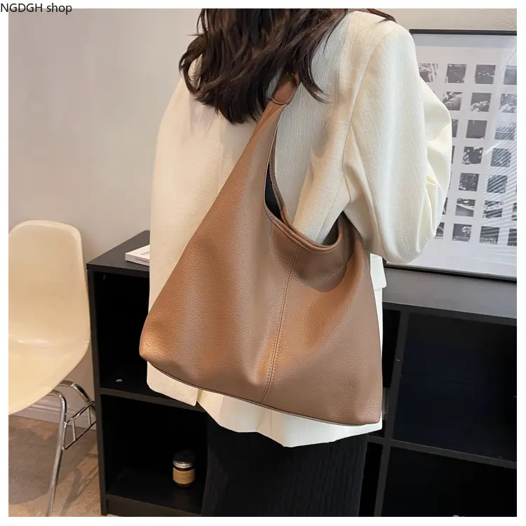 MinimalistSlouchHoboShoulderBag,TexturedFauxLeatherLargeTote,WideShoulderStrapRelaxedShape,Black&BrownTwoTone,VersatileBagforOfficeErrandsandStreetStyle