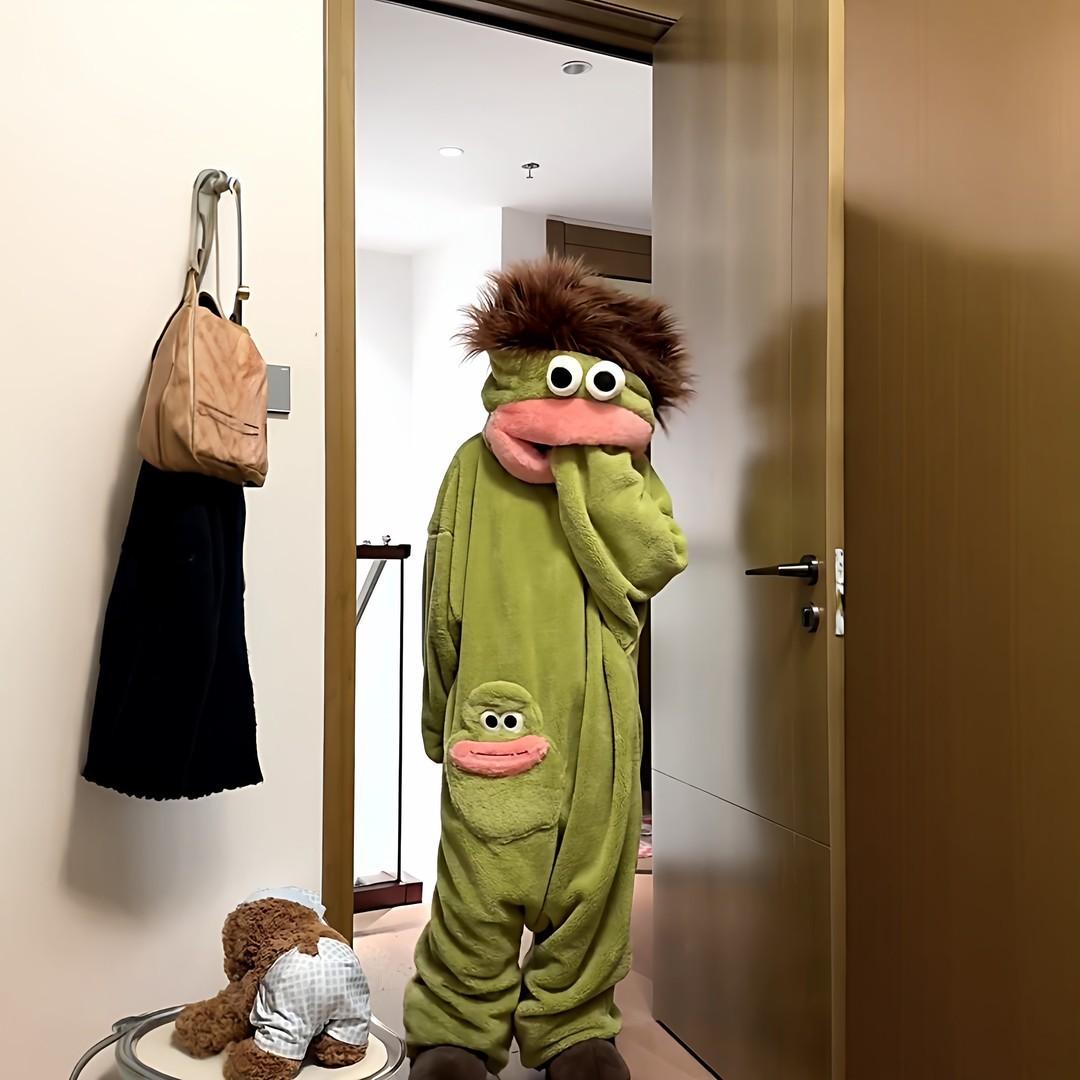 Cartoon Big-Mouth Monster Funny One-Piece Couple Pajamas, Men Women Winter Silly Thickened Coral Fleece Loungewear with Comb