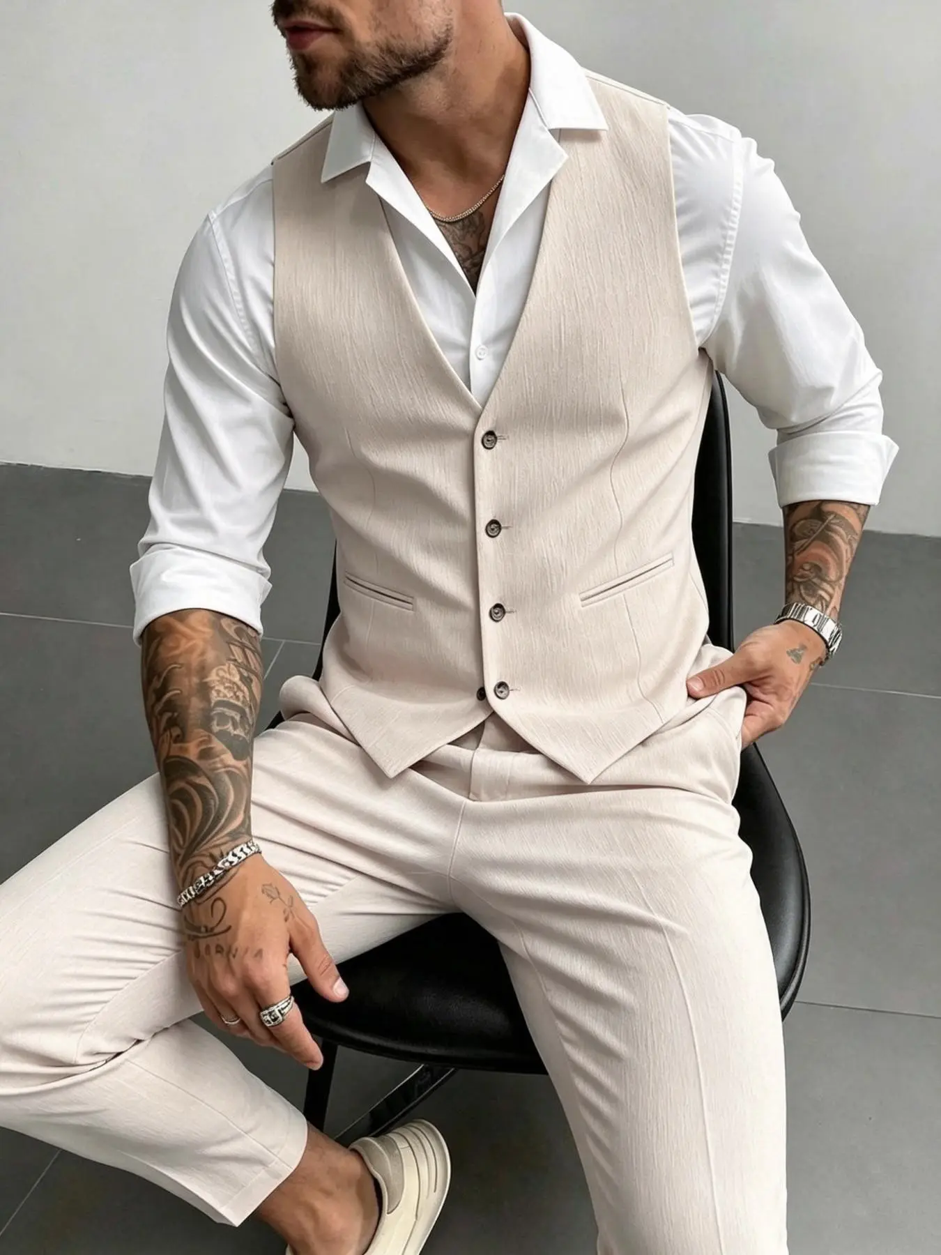 Men's suit set featuring a vest and trousers; a summer suit suitable for gatherings, business meetings, weddings, and other occasions; sophisticated style; an ideal gift for a husband.
