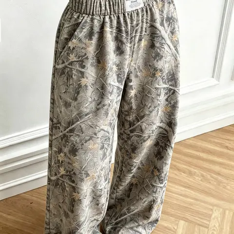 Y2K Camo Wide Leg Pants for Women, Elastic Waist, Loose-Fit, Street Style, All Seasons, Casual Long Trousers, Comfortable and Versatile, Casual Weekend Bottoms