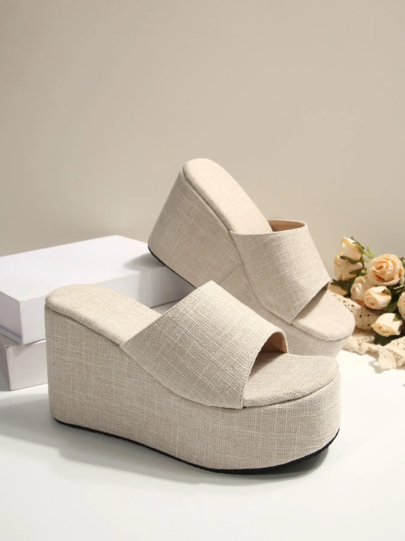 Women Linen Texture Single Wide Strap Open Toe Platform Wedge Slide Sandals，Soft Cushioned Anti-Slip Elevated Wedge Sole，Beach Resort Date Casual Footwear，1 Color Beige