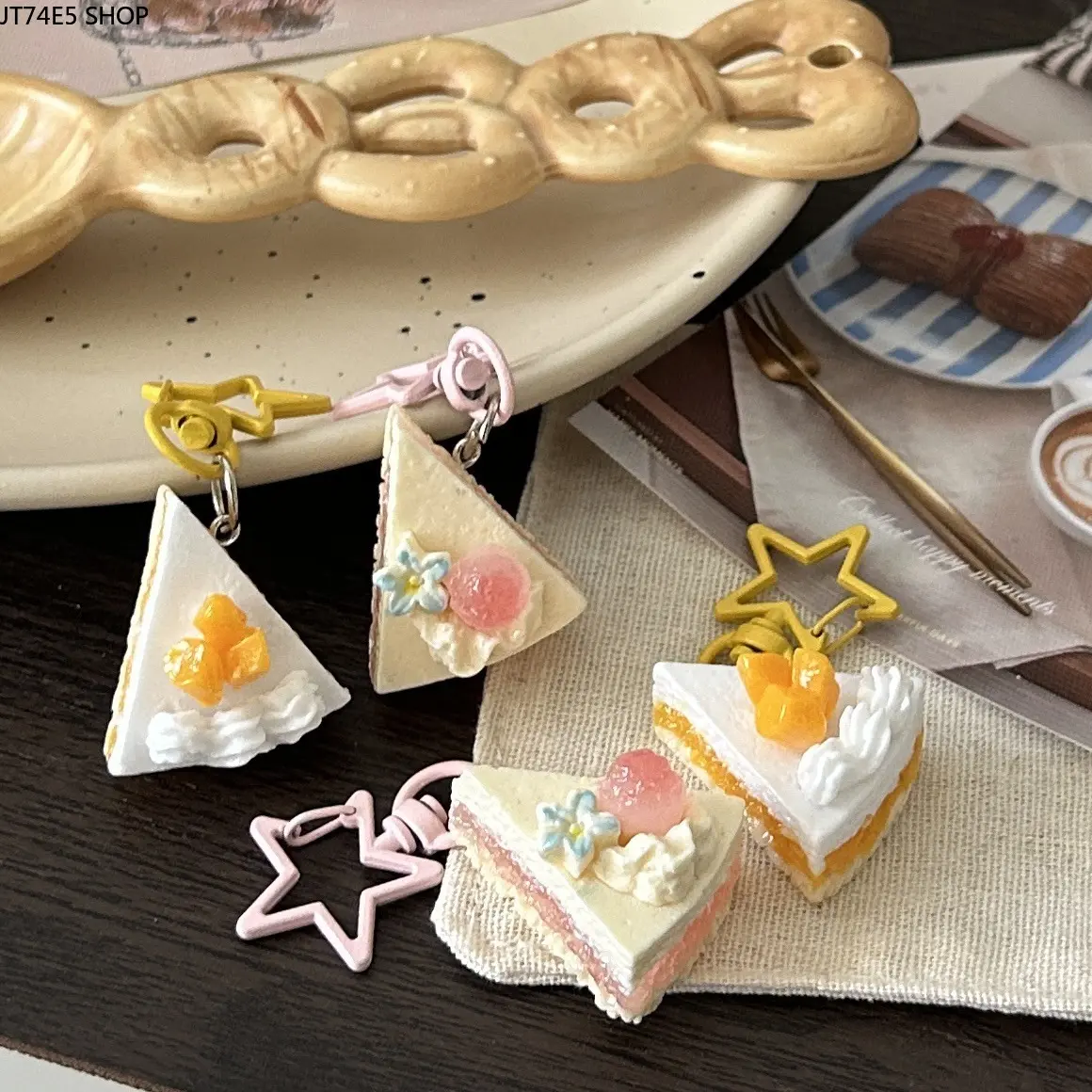 3D Simulation Cake & Mango Triangle Cream Cake Star Keychain, Cute Fun Food Pendant, Sweet Gift for Girls