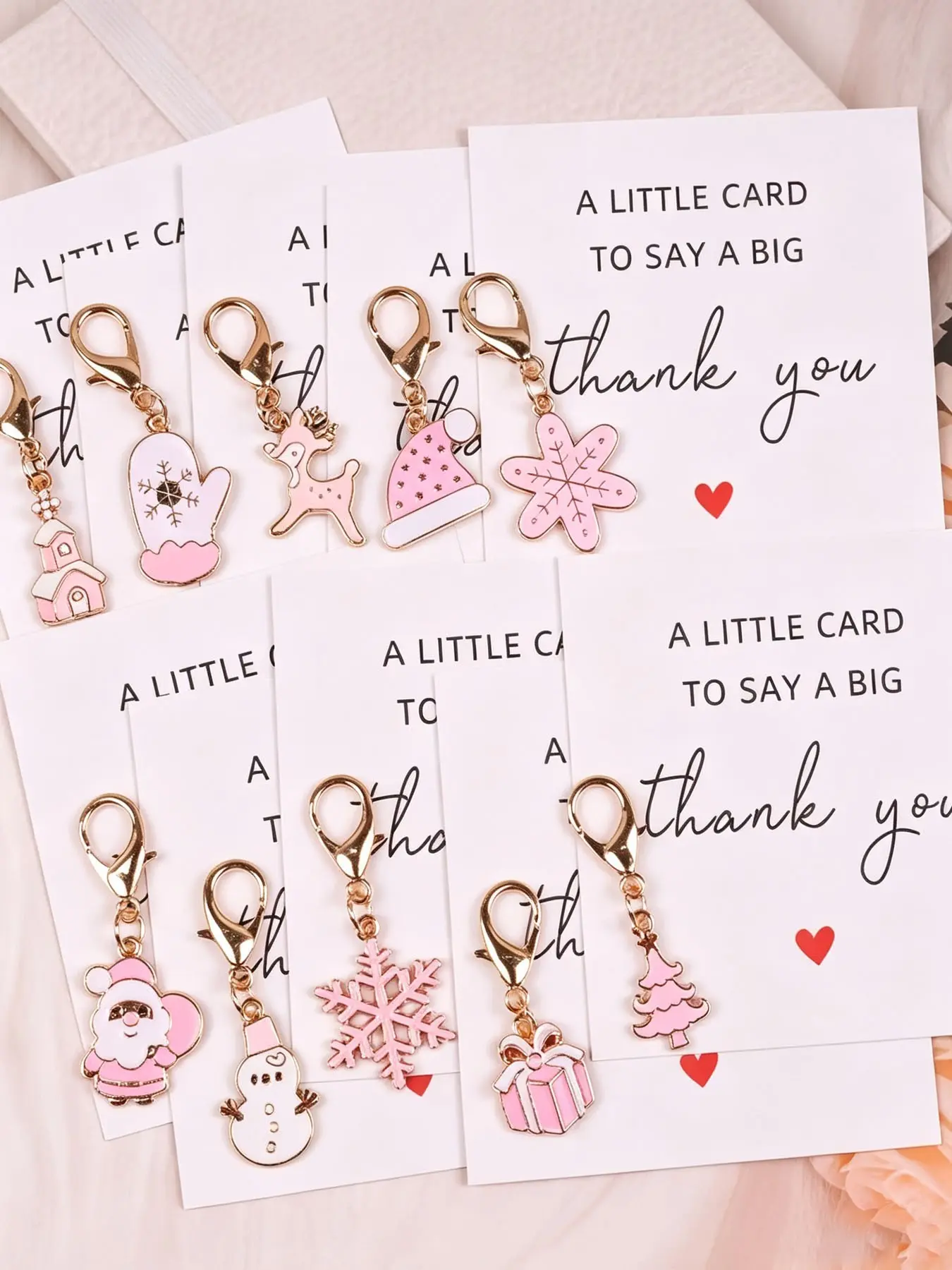 10pcs Pink Christmas Gift Bags And Christmas Party Keychain Set, Cute Santa Claus And reindeer Pattern Design, Paired With Thank You Card, Stylish Gift For Family And Friends, Perfect For Holidays, Parties, And Christmas.