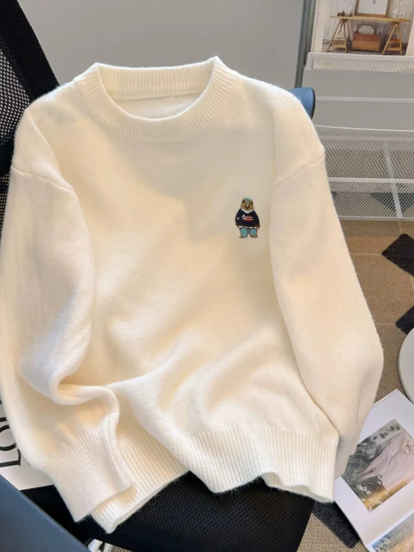 Women's Casual Cute Bear Embroidery Knit Crewneck Sweater, Knitwear, Fall & Winter Loose Long Sleeve Pullover, Fashionable Daily Wear Top