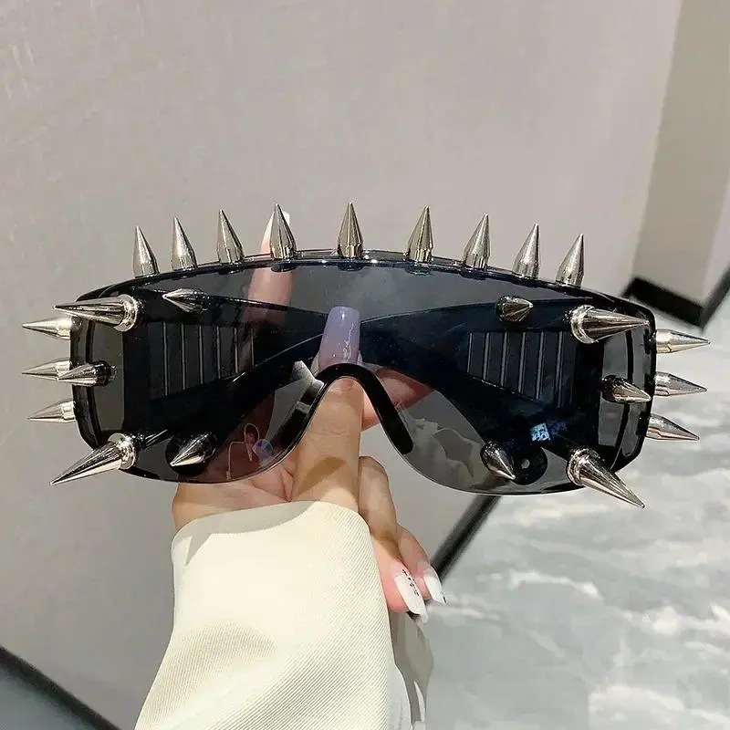 XUH Cyberpunk Demon Metal Rivet Unisex Sunglasses - Nylon TR90 Gothic Men's Eyewear Fashion, Futuristic Stylish Shades, Men's Accessories, Steampunk Party Props for Halloween Role Play & Daily Wear, Goth, Adult, Single Pair
