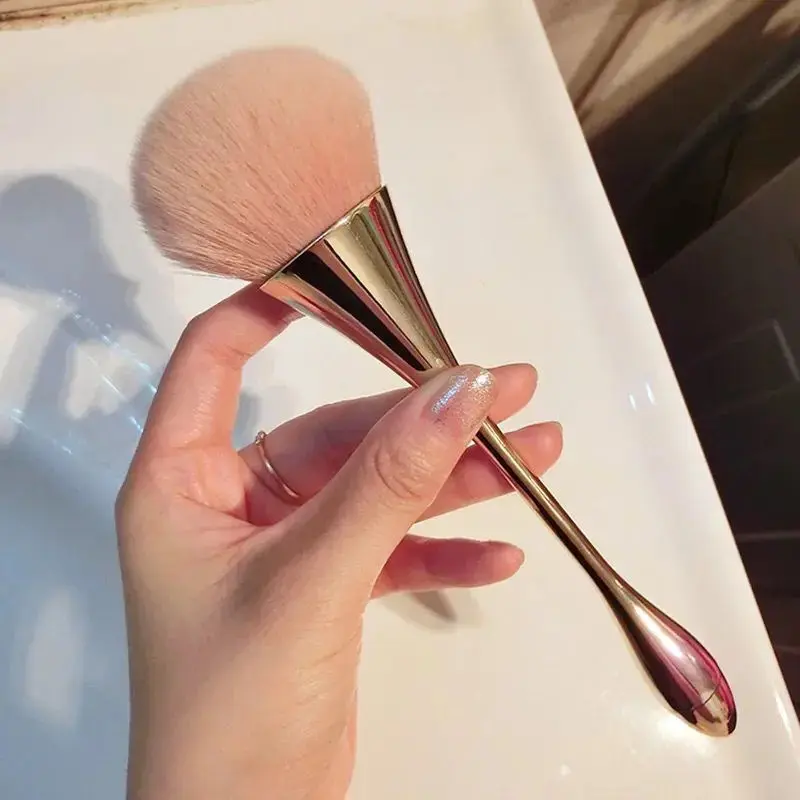 Luxurious Rose Gold Large Face Makeup Brush, Ultra-Soft Synthetic Bristles, Elegant Metal Handle, Perfect for Powder, Blush, Highlighter, Gift Idea