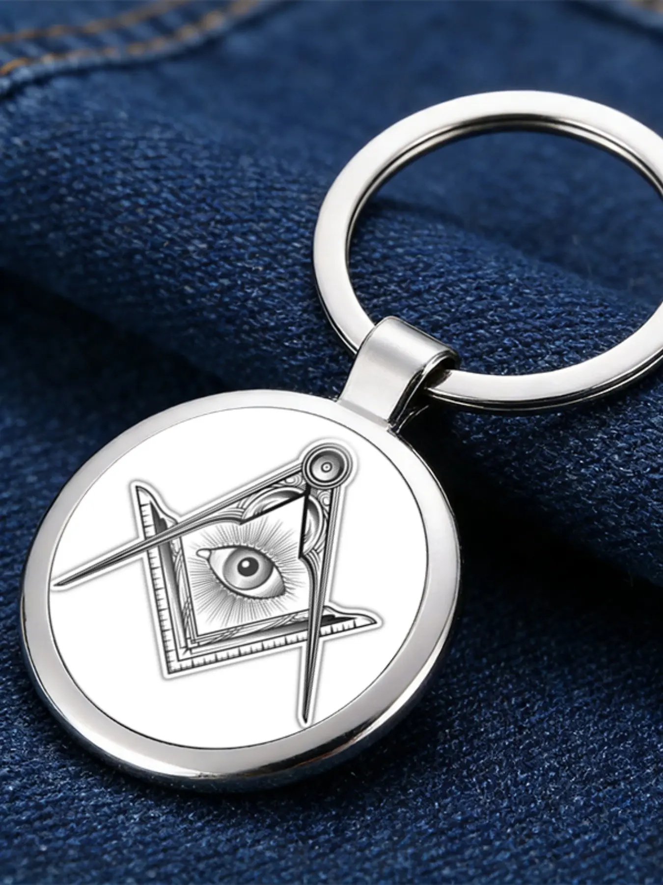 Masonic All-Seeing Eye Keychain, 2D Flat Pattern, Shiny Metal Alloy Accessory, Fashionable Gift for Friends, Colleagues, Any Occasion