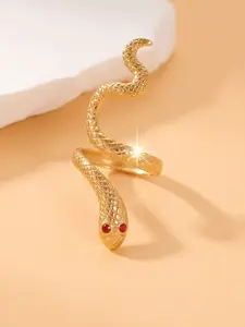 Elegant Snake Ring for Women, Perfect for Daily Wear, Ideal Gift for Holidays, Fashionable and Stylish Jewelry Piece