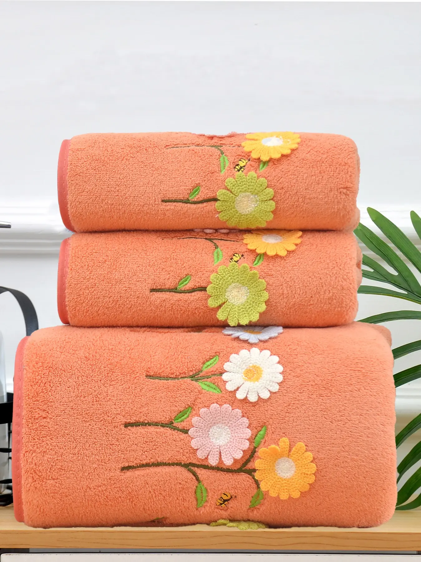 Set of 1 Bath Towel and 2 Hand Towels, Soft Cozy Floral Pattern, Ideal for Home and Beach, Comfortable Daily Use, Cute Style, Short Sleeve