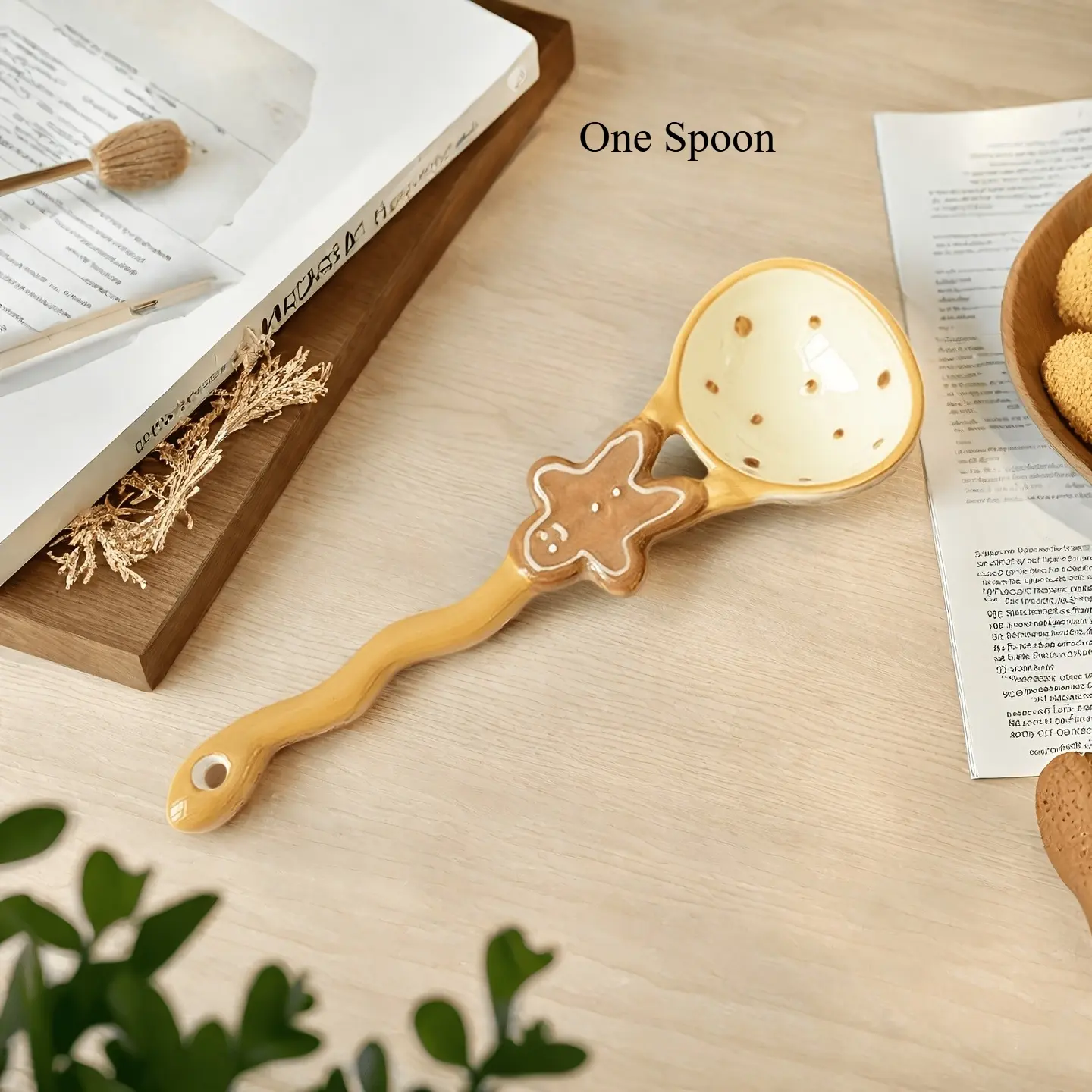 Cute Bread & Baked Goods Underglaze Ceramic Spoon, Long Handle Soup & Dessert Spoon, Food-Safe & Dishwasher Safe, Ideal for Oatmeal, Breakfast & Daily Kitchen Use, Adorable Tableware for Home, Perfect Gift for Mother's Day, Thanksgiving, Christmas