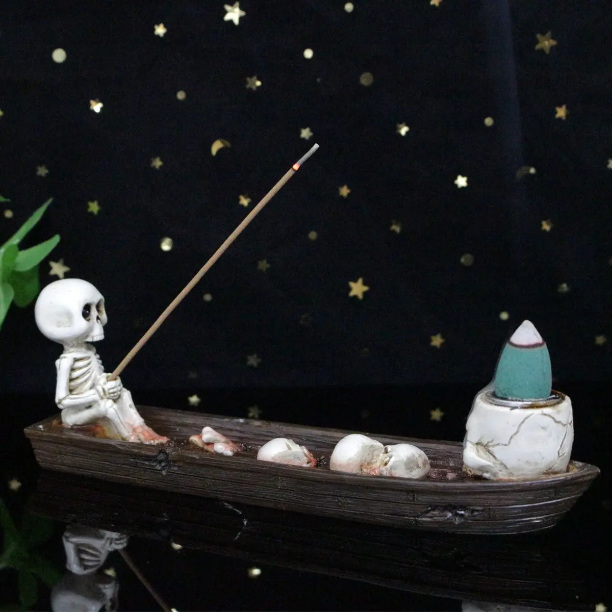 1set Skull Incense Holder, Creative Halloween Desktop Decoration, Reverse Flow Incense Stand, Resin Home Decor, Unique Gift Idea, Spooky