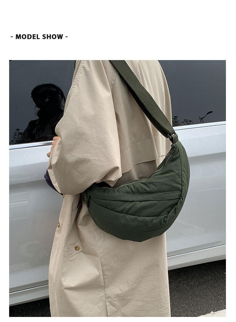 Simple and Versatile Hobo Bag An Elegant Casual Crossbody Bag That Fashionable and Lightweight Suitable Shoulder Bag