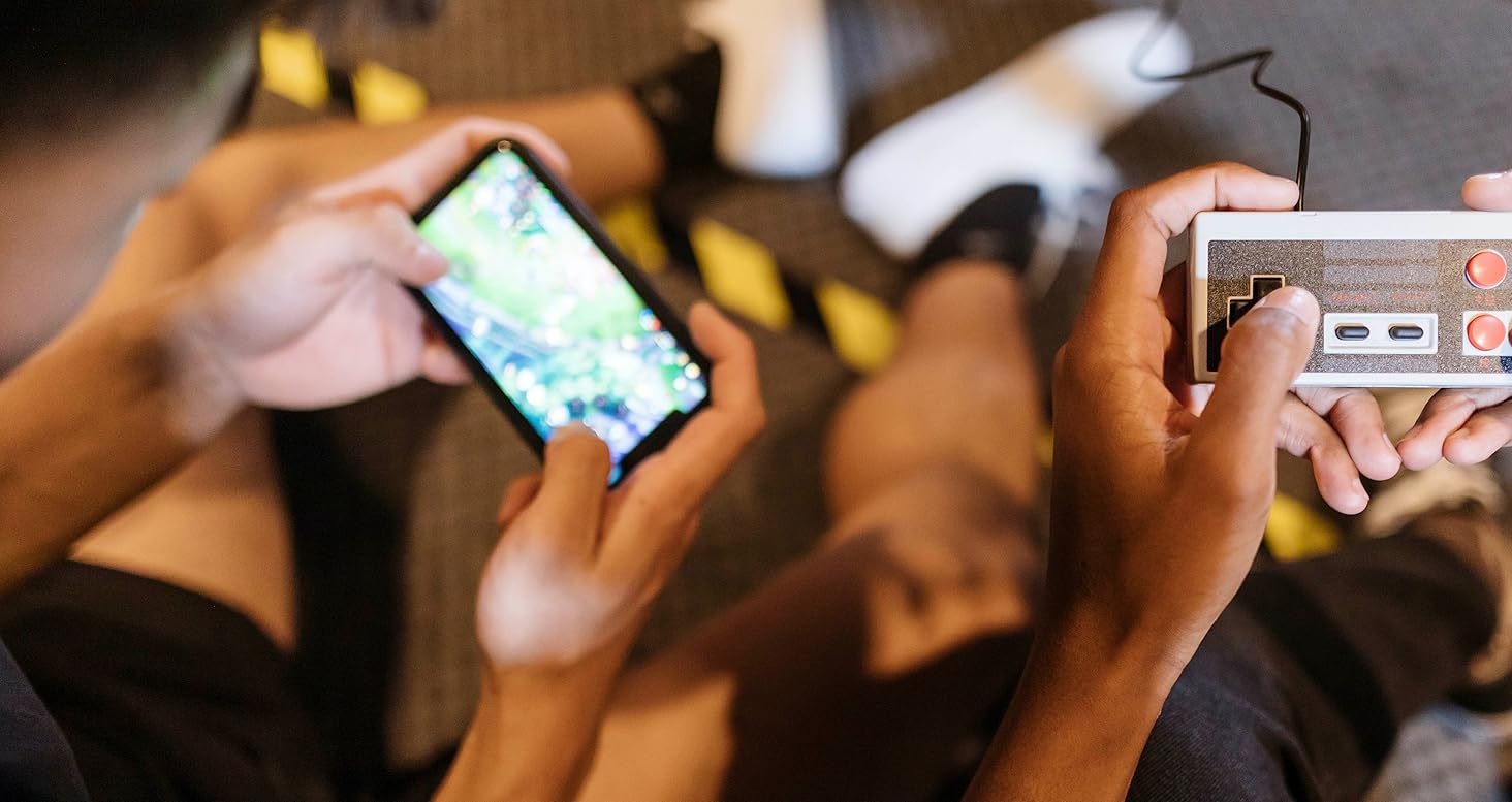 Mobile Phone Controller for Android & iPhone, 6 Trigger Game Controller Compatible with PUBG Mobile/Knives Out/Call of Duty Mobile, Phone Triggers for Gaming with Sensitive Shoot and Aim