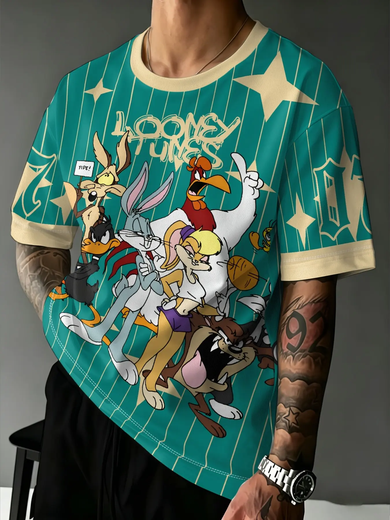 Warner Bros Looney Tunes T-Shirt, Full Character Collection, Vertical Stripe Star, Casual Loose-Fit, All Seasons, Men's Retro Top