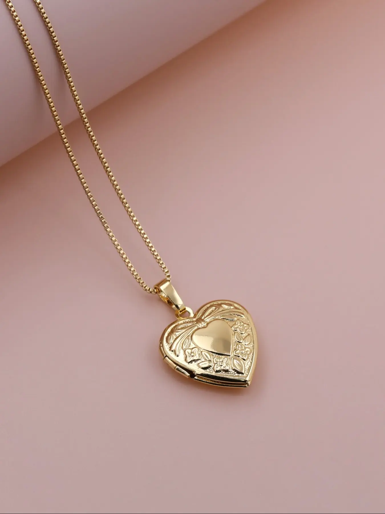 Vintage Lace Heart Photo Pendant Necklace, Copper Album Box Chain, Elegant Women's Jewelry, Valentine's Day Gift, Nordic Style