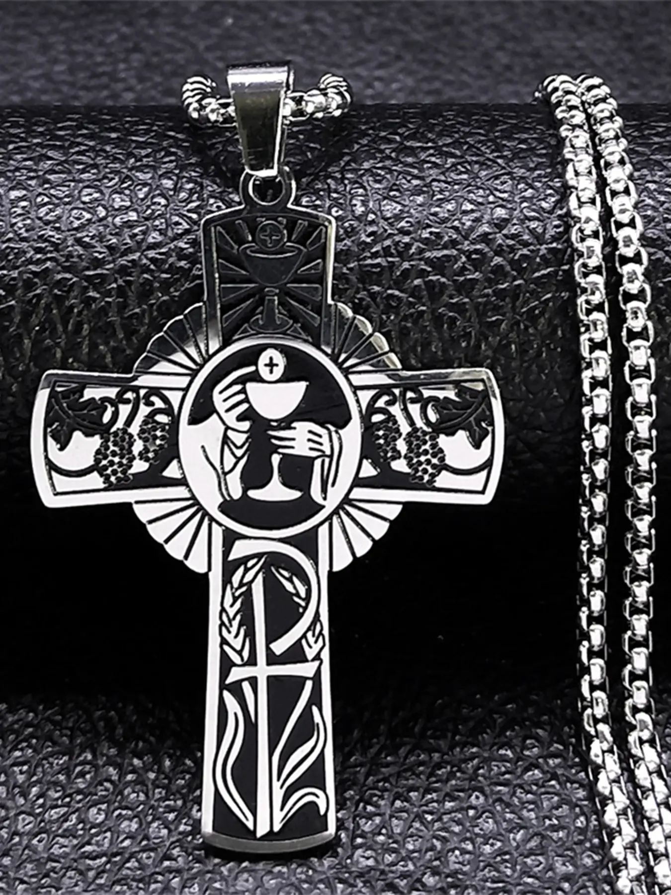Christian Christ Eucharist Halo Grape Juice Cross Necklace Stainless Steel Men Women Catholic Holy Spirit Church Chain