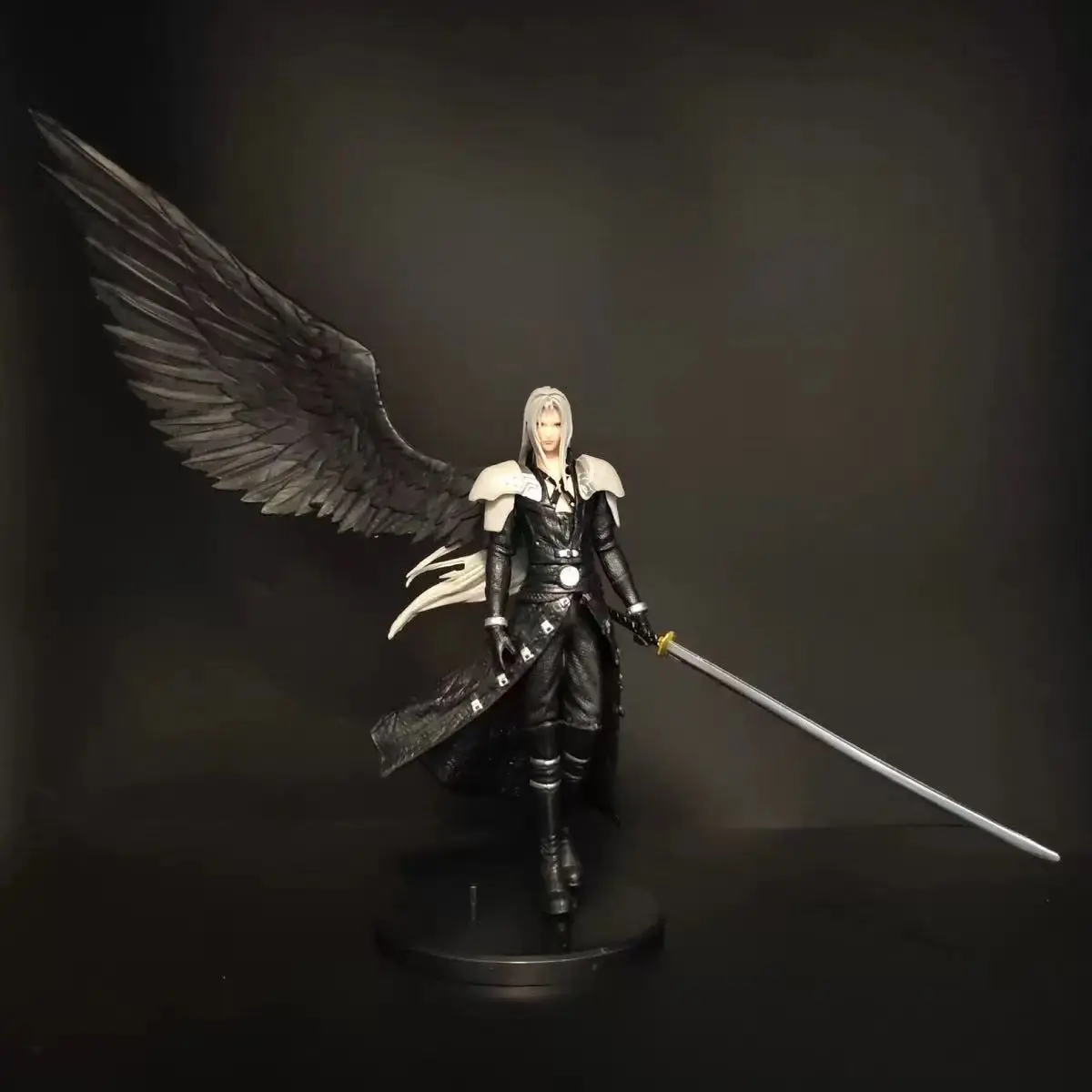 Final Fantasy Sephiroth Angel Model Handmade Figure, Collectible Statue, Collectible Figures, Detailed Design, Perfect Gift for Fans, High-Quality Craftsmanship