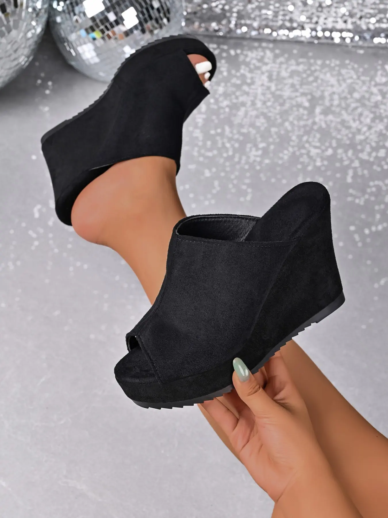 Women's Velvet Slip-On Wedge Slippers, Comfortable Summer Footwear, Non-Slip Rubber Outdoor Casual Shoes, Visible Leg Length, Easy On-Off Design