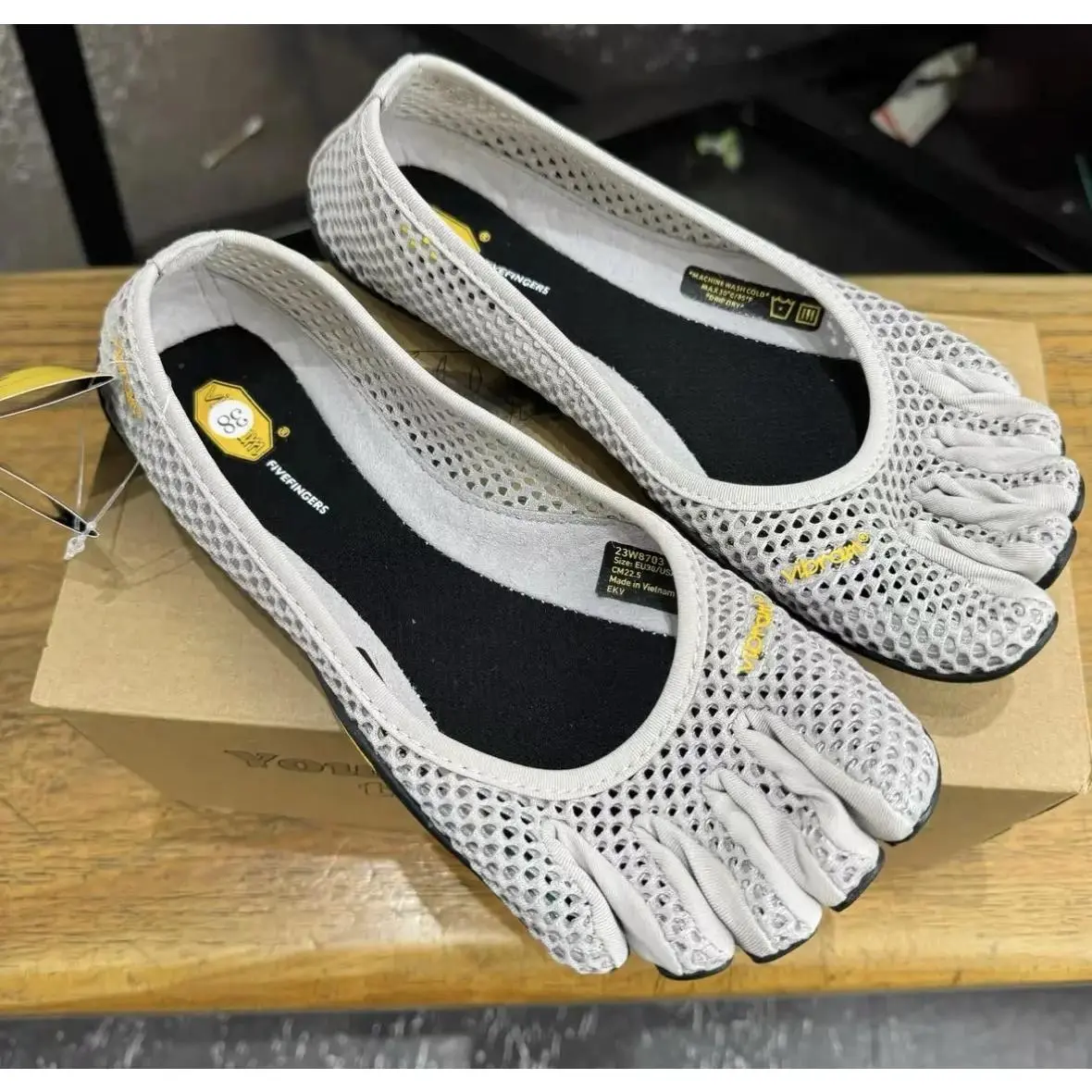 Vibram FiveFingers Yoga Shoes Women's V-Soul Sneaker