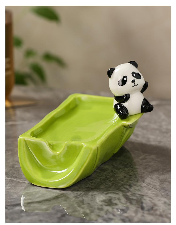 New high-appearance panda ceramic soap box