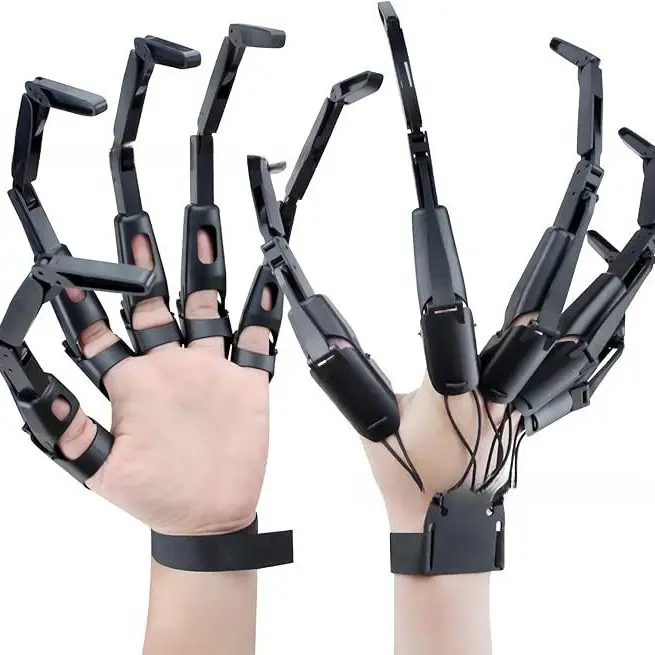 Articulated Finger Extender Gloves - ABS Plastic Wearable Mechanical Hand Prop, Movable Joints, Spooky Scary Accessory, Lightweight Cool Gift, The Left-Hand One Is Black, For Halloween Cosplay Selfie Accessories, Cosplayers