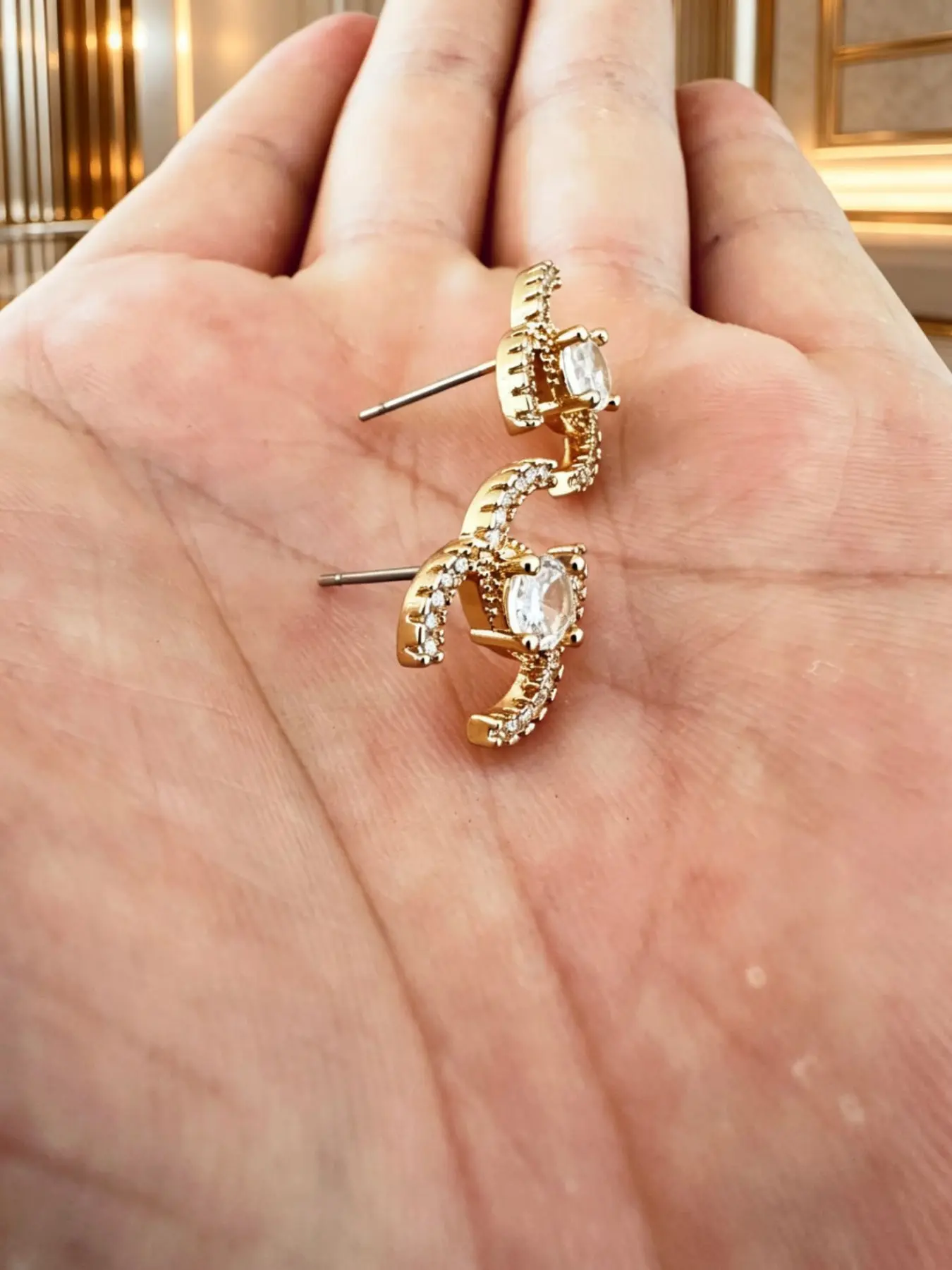 Elegant Women's Earrings, Fashionable Luxury Zircon Studs, Brilliant Stud Earrings, Copper Plated Jewelry, Perfect for All Occasions, High-End Ear Accessories