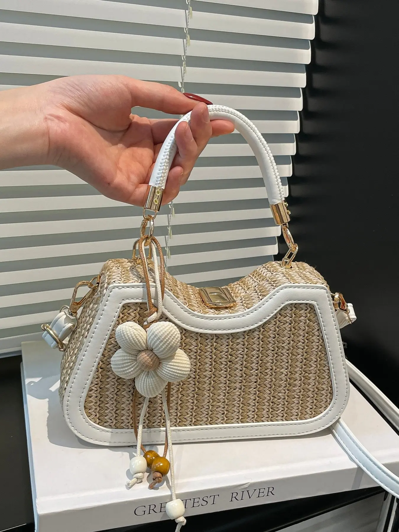 Women's Stylish Crossbody Bag with Wave Shape, Knitted Flower and Wooden Bead Tassels, Detachable Long Strap, Handheld or Shoulder, Beach, Shopping, Commute