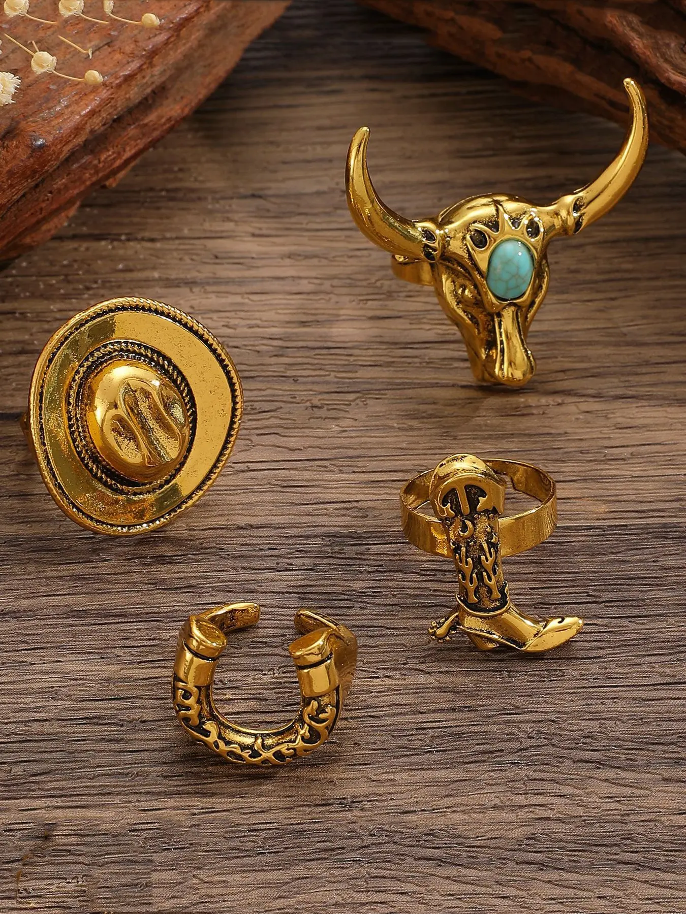 4Pcs Western Cowgirl Turquoise Rings Set for Women Boho Retro Dainty Cowboy Boot Stud Bull Heads Rings Statement Western Country Jewelry