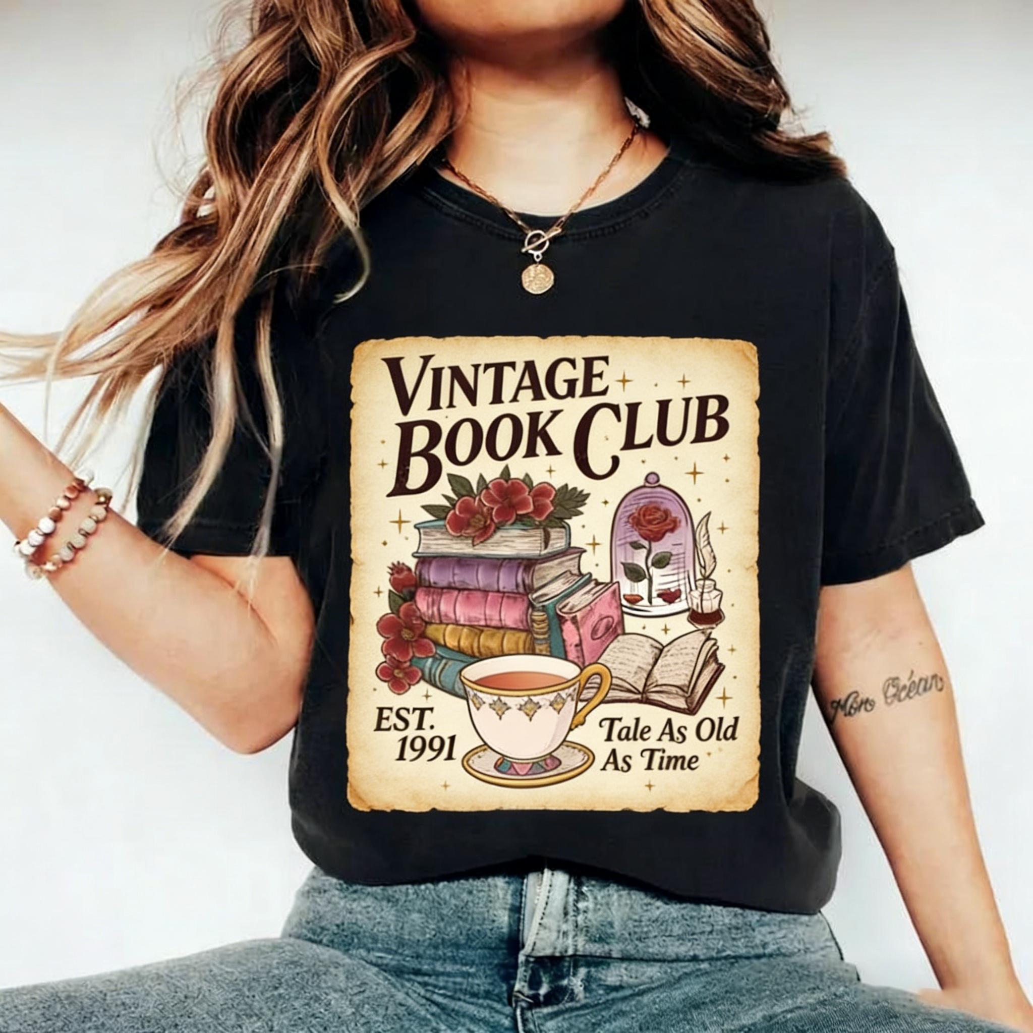 Vintage library-style T-shirt| Vintage Floral Book Pattern T-Shirt| Book Lover's Casual CVC Material Shirt