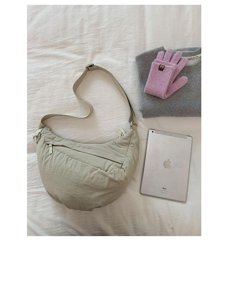 Simple and Versatile Hobo Bag An Elegant Casual Crossbody Bag That Fashionable and Lightweight Suitable Shoulder Bag