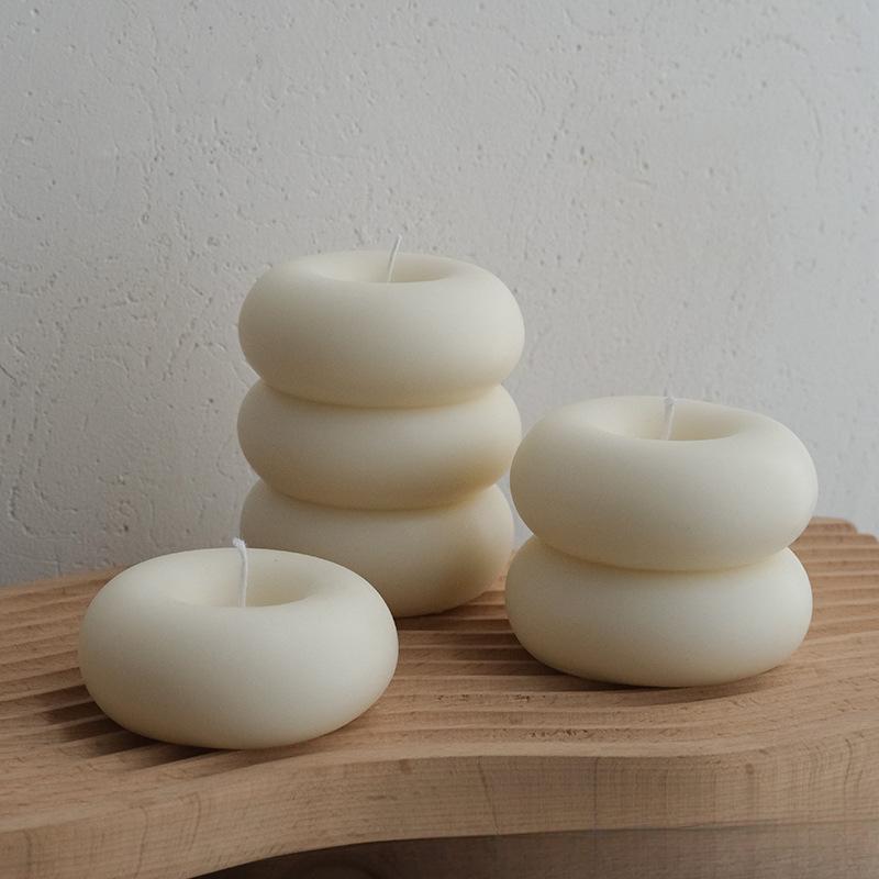 Ins-style Donut-Shaped Scented Candle Soy Wax & Beeswax Creative Home Decoration Ornament Smokeless Romantic Birthday Gift for Bedroom Perfume