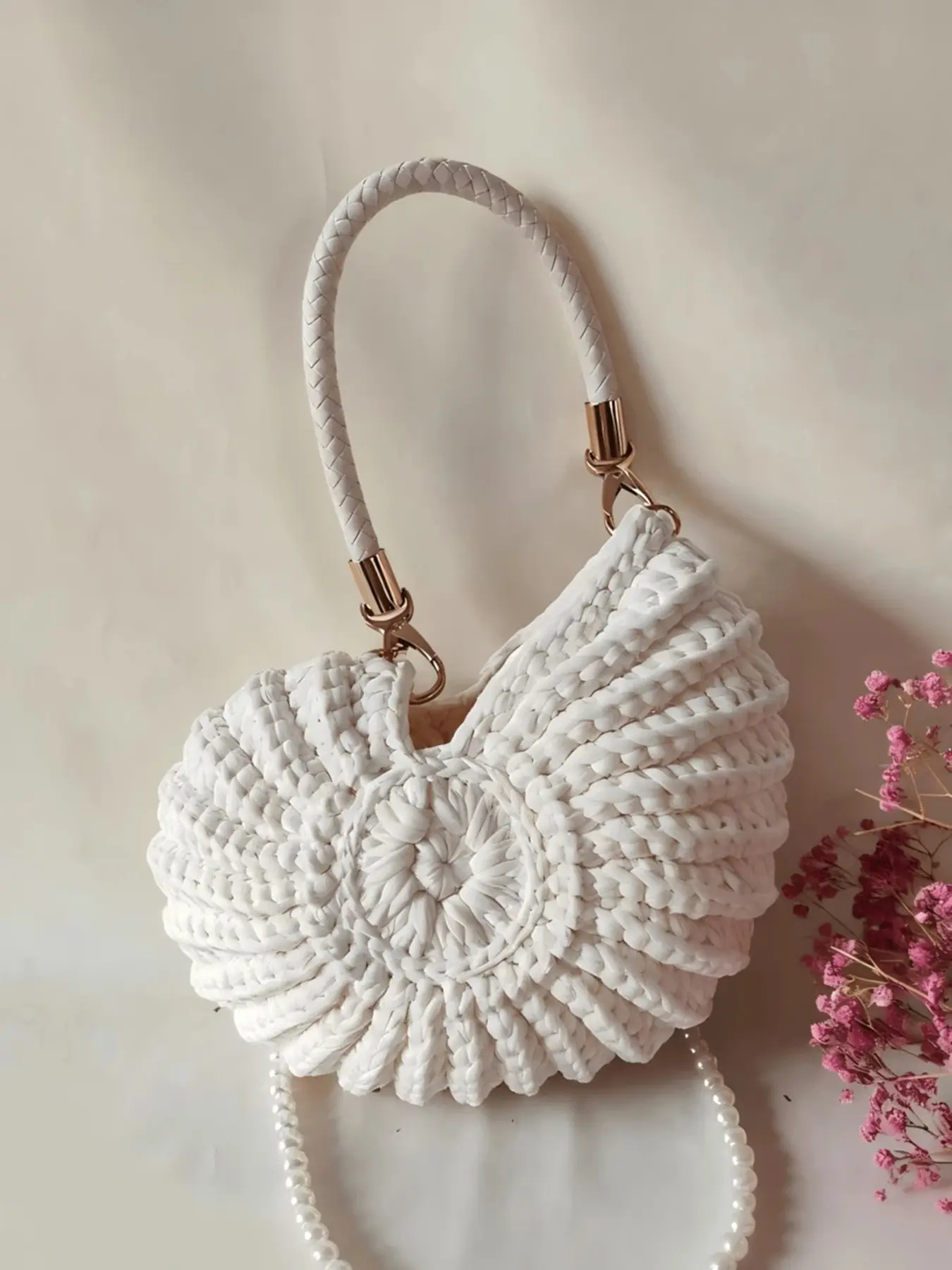 Hand-crocheted crescent shoulder bag ,niche design woven handbag, personality lazy fashion  simple  exquisite and versatile shoulder bag, casual commuting handbag, literary sense suitable for daily commuting, shopping and dating, etc.