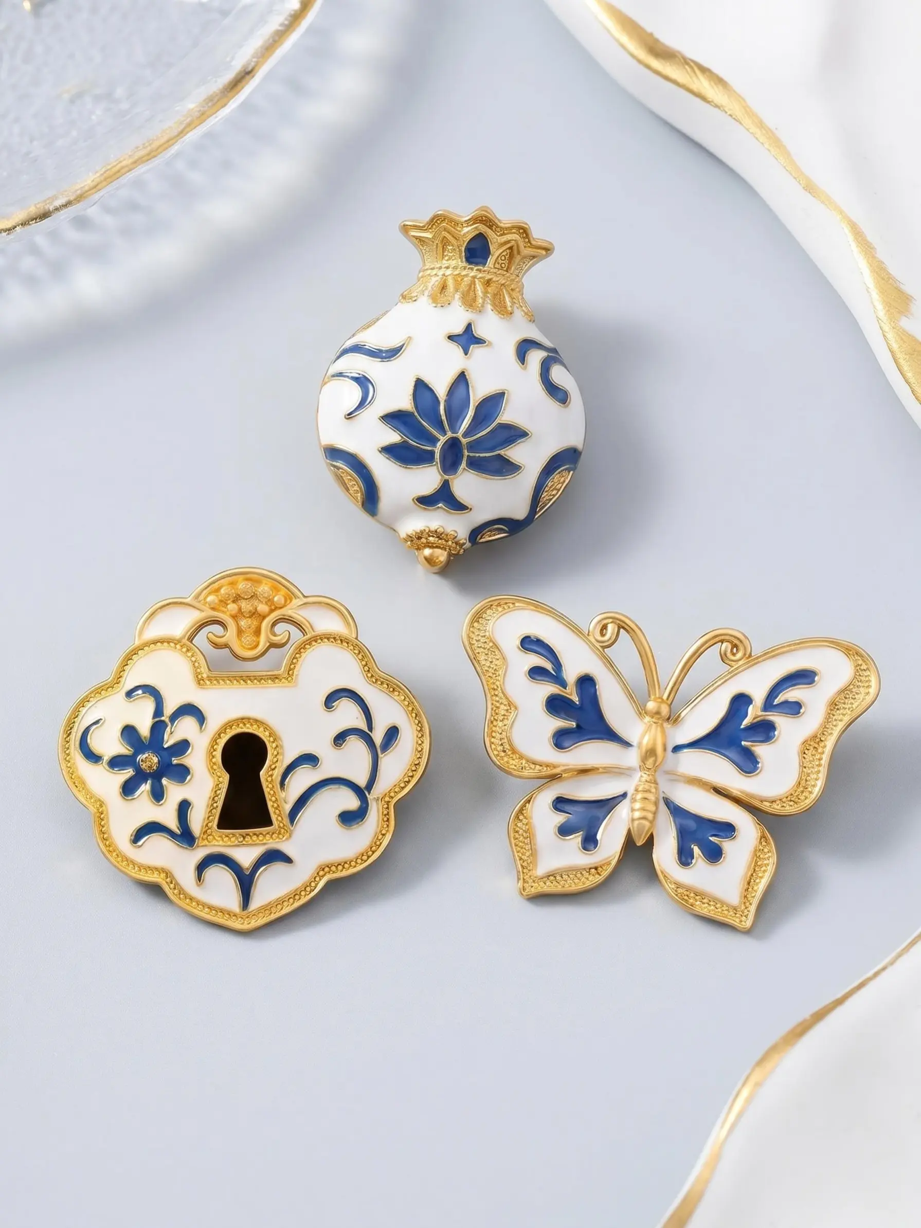 Blue and White Porcelain Series Brooches, New Chinese Style Enamel Treasure Vase/Lock/Butterfly Lapel Pins, Elegant Brooch