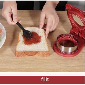 Homedale Sandwich Cutter Sealer for Kids DIY Decruster Uncrustables Maker for Boys Girls Lunchbox Bento Box Bread Cutter Breakfast Sandwich Maker Red