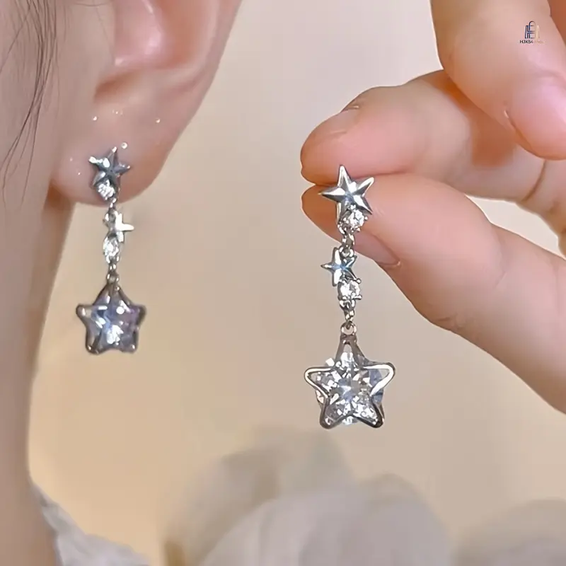 Hollow Star Drop Earrings for Women, Sparkling Star Rhinestone Inlaid Dangle Jewelry, Sweet Cool Fashion Accessory for Daily & Party Outfits