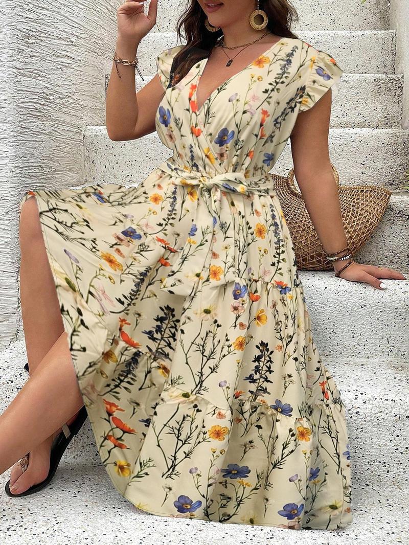 Plus Size Floral Print V Neck Dress, Casual Fashion Short Sleeve Dress for Daily Outdoor Wear, Women Plus Clothing for All Seasons