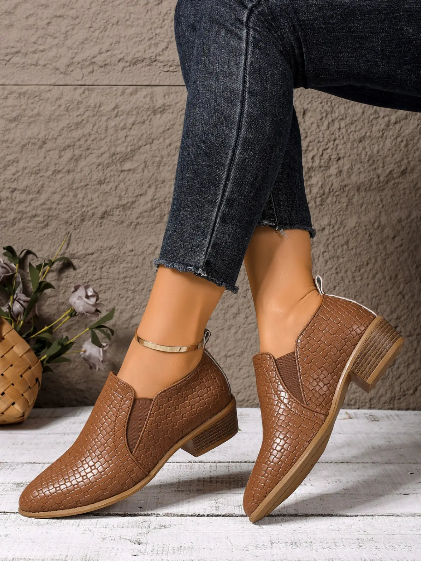 Women's Vintage High Heel Shoes, One-Step Pointed Toe Flared Heels, Soft Sole Comfortable Daily Wear, Versatile Commuter Shoes