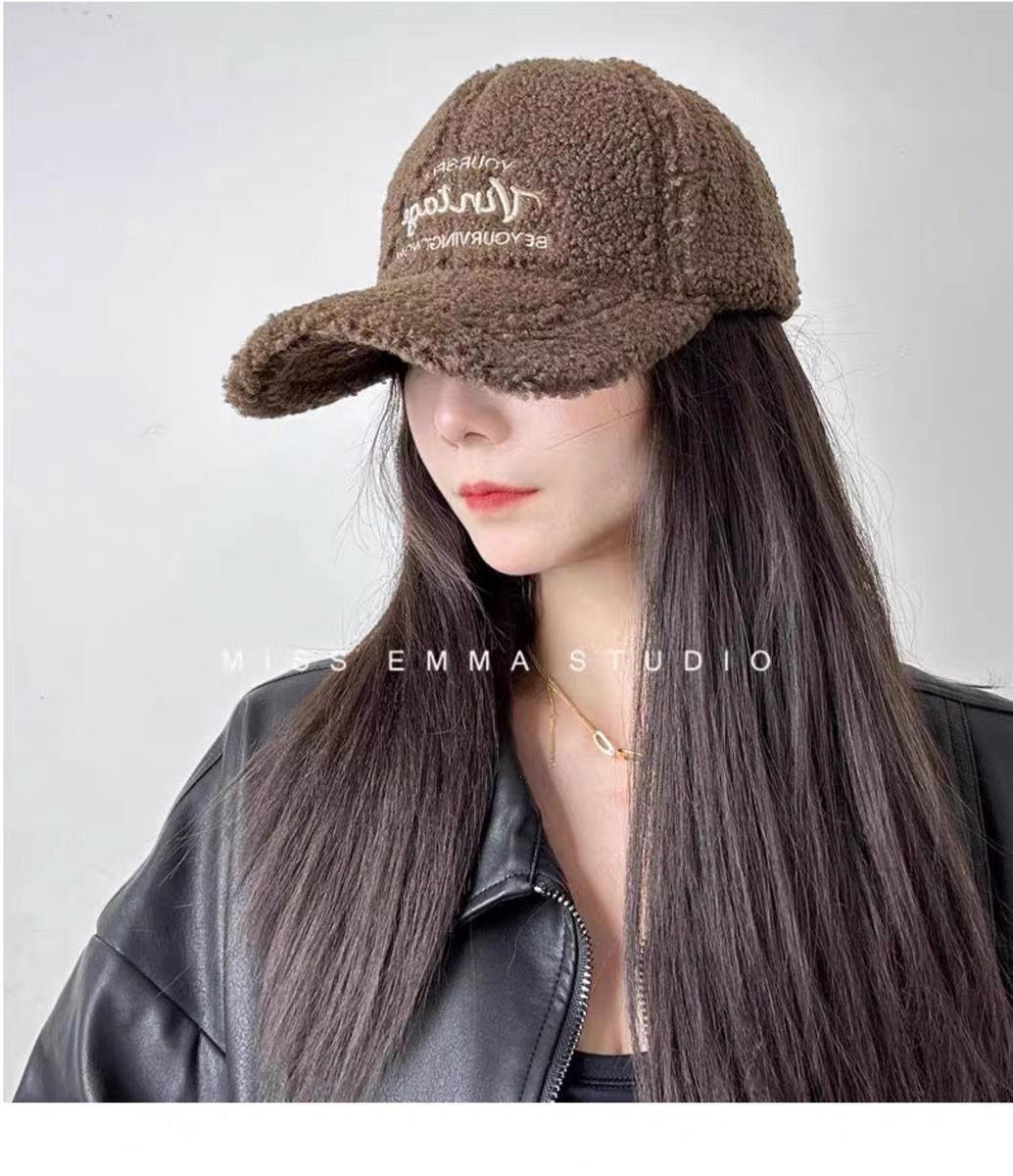 Women's Lamb Wool Baseball Cap 2025 New Autumn Winter Fashionable Warm Thickened Duckbill Cap that Makes the Face Look Smaller Plush Hat